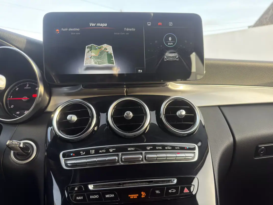 Mercedes-Benz C 250 2018 - 24500 EUR, 173000 km - AUTO.MOTO.pt - 173000km - foto 14 de 21