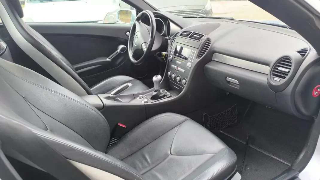 Mercedes-Benz SLK 200 2006 - 13900 EUR, 173000 km - AUTO.MOTO.pt - 173000km - foto 4 de 18
