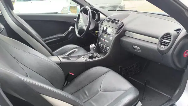Mercedes-Benz SLK 200 2006 - 13900 EUR, 173000 km - AUTO.MOTO.pt - 173000km - foto 4 de 18