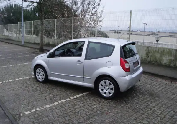 Citroën C2 2008 - 4500 EUR, 255000 km - AUTO.MOTO.pt - 255000km - foto 3 de 11