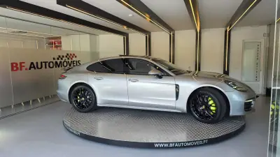 Porsche Panamera 2023 - 97500 EUR, 25369 km - AUTO.MOTO.pt - 25369km - foto 8 de 53