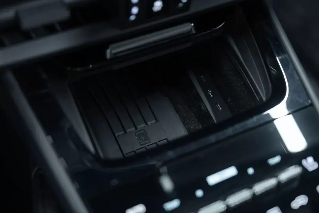 Porsche Cayenne 2024 - 97950 EUR, 32000 km - AUTO.MOTO.pt - 32000km - foto 53 de 55