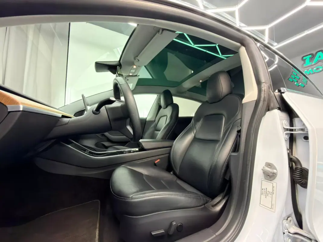 Tesla Model 3 2019 - 18500 EUR, 162000 km - AUTO.MOTO.pt - 162000km - foto 21 de 24