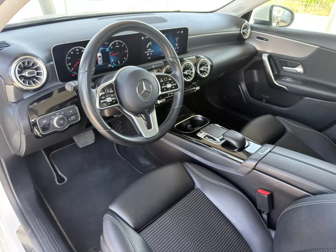 Mercedes-Benz A 180 2018 - 21750 EUR, 102000 km - AUTO.MOTO.pt - 102000km - foto 11 de 18