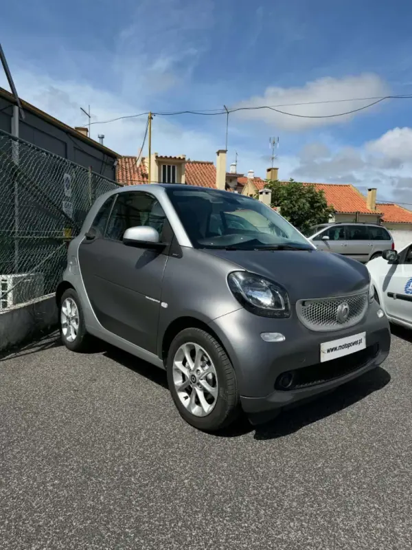 Smart ForTwo Coupé 2016 - 12480 EUR, 52000 km - AUTO.MOTO.pt - 52000km - foto 6 de 6