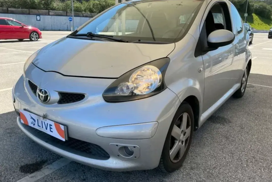 Toyota Aygo 2006 - 6500 EUR, 190400 km - AUTO.MOTO.pt - 190400km - foto 1 de 3