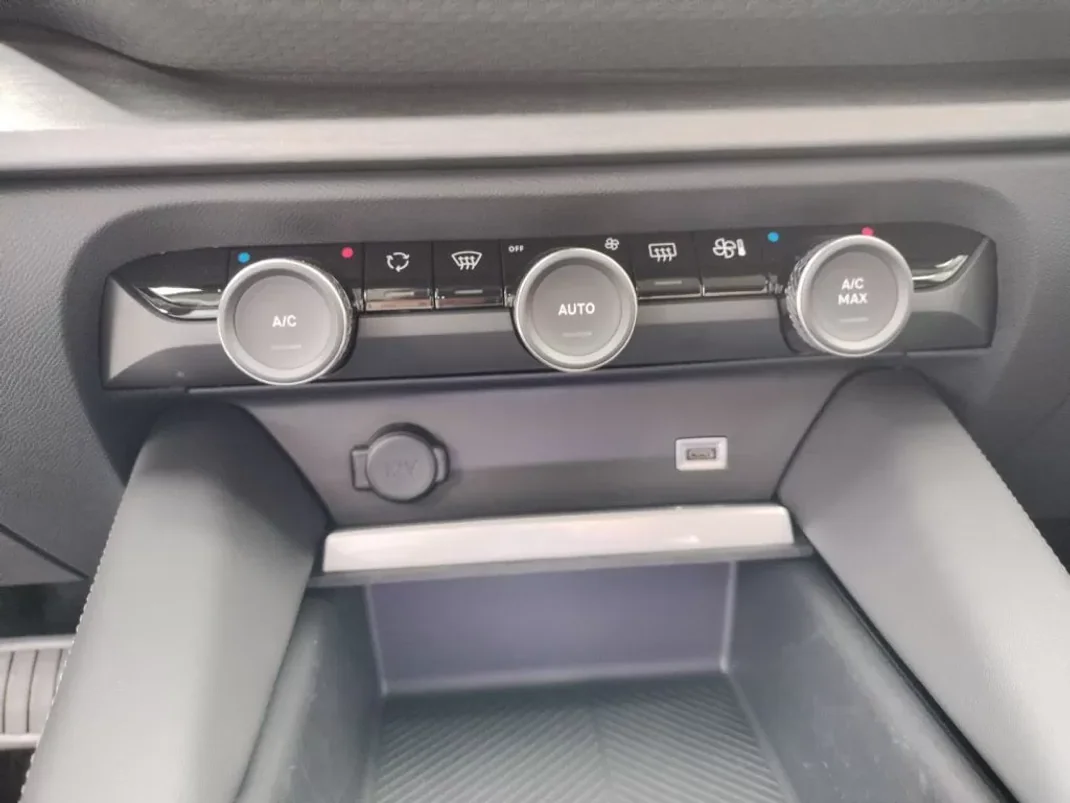 Citroën C5 X 2023 - 35000 EUR, 6500 km - AUTO.MOTO.pt - 6500km - foto 24 de 29