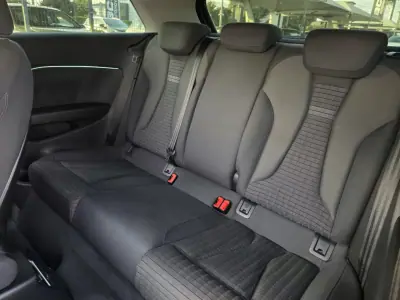 Audi A3 2013 - 12990 EUR, 203000 km - 203000km - foto 36 de 37
