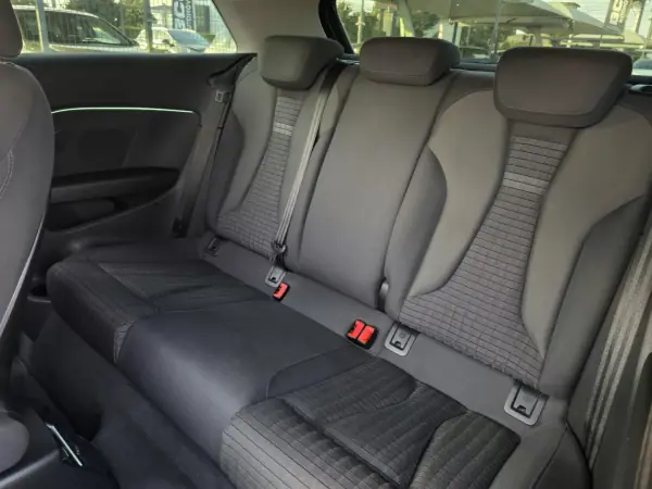 Audi A3 2013 - 12990 EUR, 203000 km - 203000km - foto 36 de 37