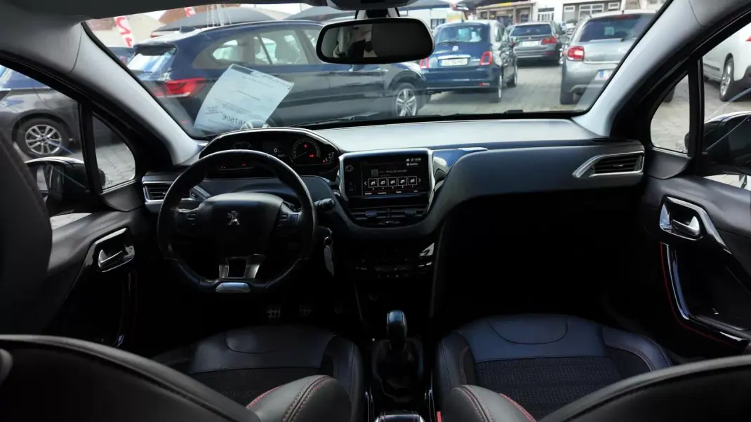 Peugeot 2008 2018 - 16750 EUR, 88000 km - AUTO.MOTO.pt - 88000km - foto 14 de 20