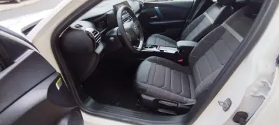 Citroën e-C4 X 2023 - 22500 EUR, 9760 km - AUTO.MOTO.pt - 9760km - foto 19 de 29