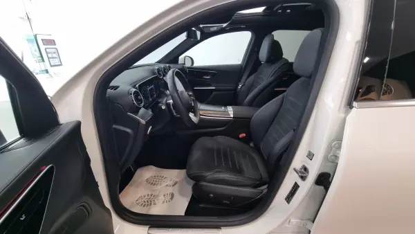 Mercedes-Benz GLC 220 2023 - 63900 EUR, 29182 km - AUTO.MOTO.pt - 29182km - foto 15 de 35