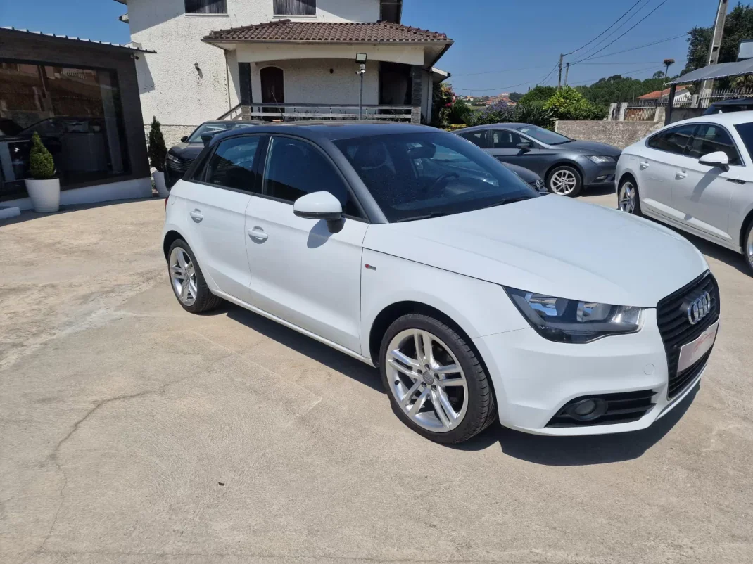 Audi A1 2012 - 14990 EUR, 93803 km - AUTO.MOTO.pt - 93803km - foto 1 de 2