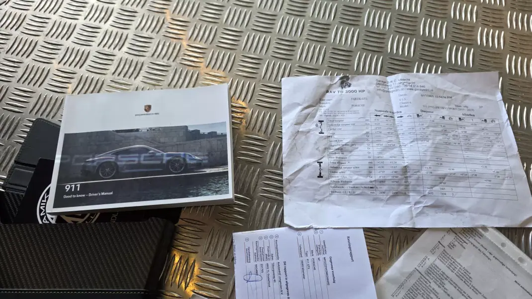 Porsche 992 2021 - 235000 EUR, 15666 km - AUTO.MOTO.pt - 15666km - foto 59 de 61