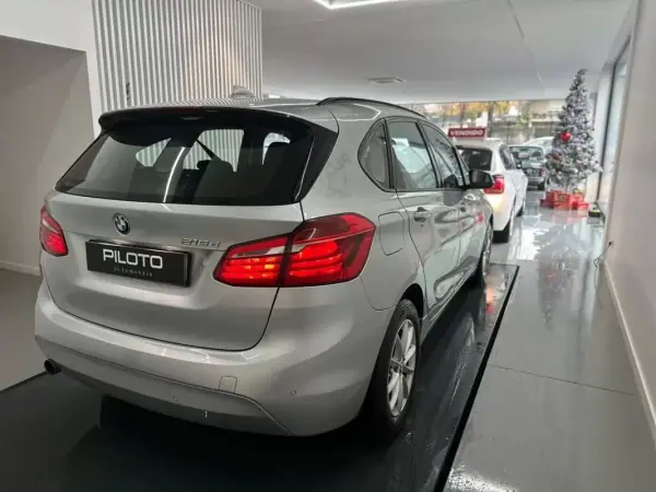 BMW 216 Active Tourer 2017 - 10990 EUR, 253813 km - AUTO.MOTO.pt - 253813km - foto 4 de 17