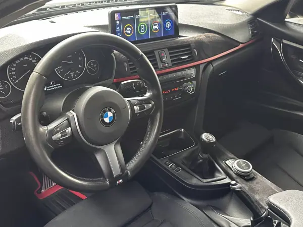 BMW 320 2013 - 17990 EUR, 210000 km - AUTO.MOTO.pt - 210000km - foto 17 de 26