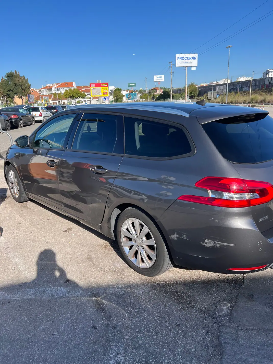 Peugeot 308 2016 - 7500 EUR, 147658 km - 147658km - foto 4 de 9