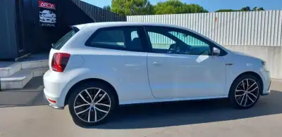 Volkswagen Polo 2017 - 19800 EUR, 70383 km - AUTO.MOTO.pt - 70383km - foto 10 de 22