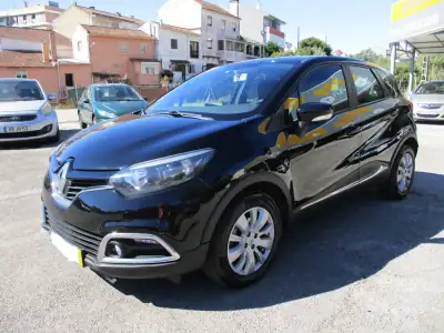 Renault Captur 2013 - 11500 EUR, 147000 km - AUTO.MOTO.pt - 147000km - foto 3 de 12