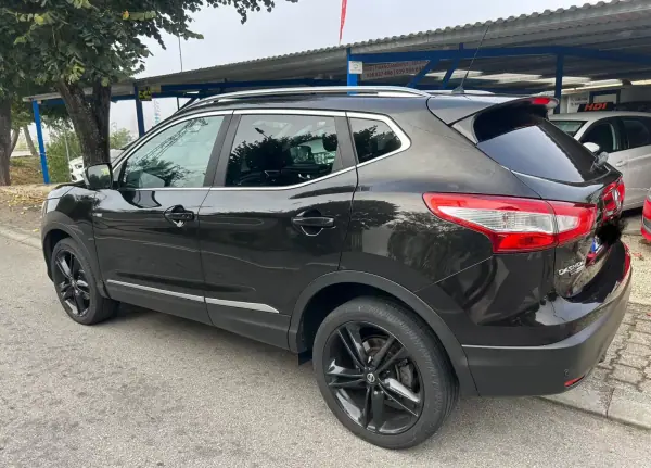 Nissan Qashqai 2015 - 18500 EUR, 152000 km - AUTO.MOTO.pt - 152000km - foto 4 de 12