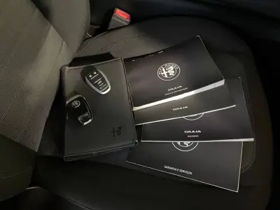 Alfa Romeo Giulia 2016 - 18500 EUR, 153000 km - AUTO.MOTO.pt - 153000km - foto 12 de 35