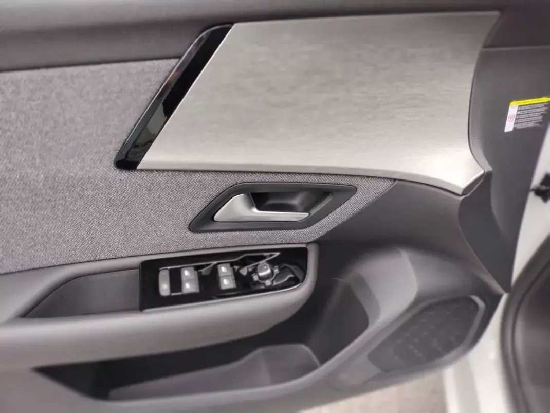 Citroën C5 X 2023 - 35000 EUR, 6500 km - AUTO.MOTO.pt - 6500km - foto 18 de 29