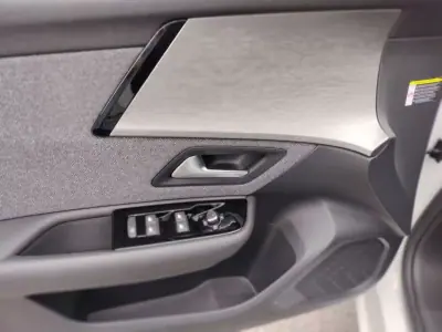 Citroën C5 X 2023 - 35000 EUR, 6500 km - AUTO.MOTO.pt - 6500km - foto 18 de 29