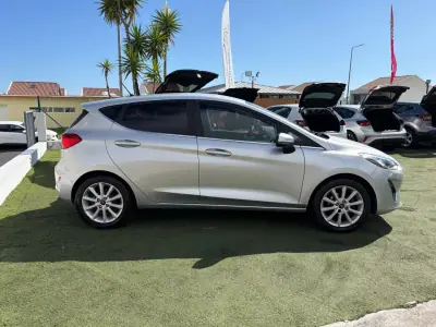 Ford Fiesta 2017 - 13490 EUR, 95381 km - foto 4 de 14