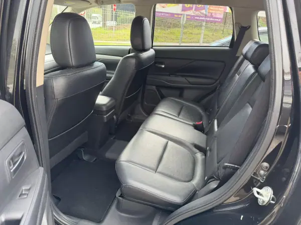 Mitsubishi Outlander 2014 - 17900 EUR, 161000 km - AUTO.MOTO.pt - 161000km - foto 5 de 10