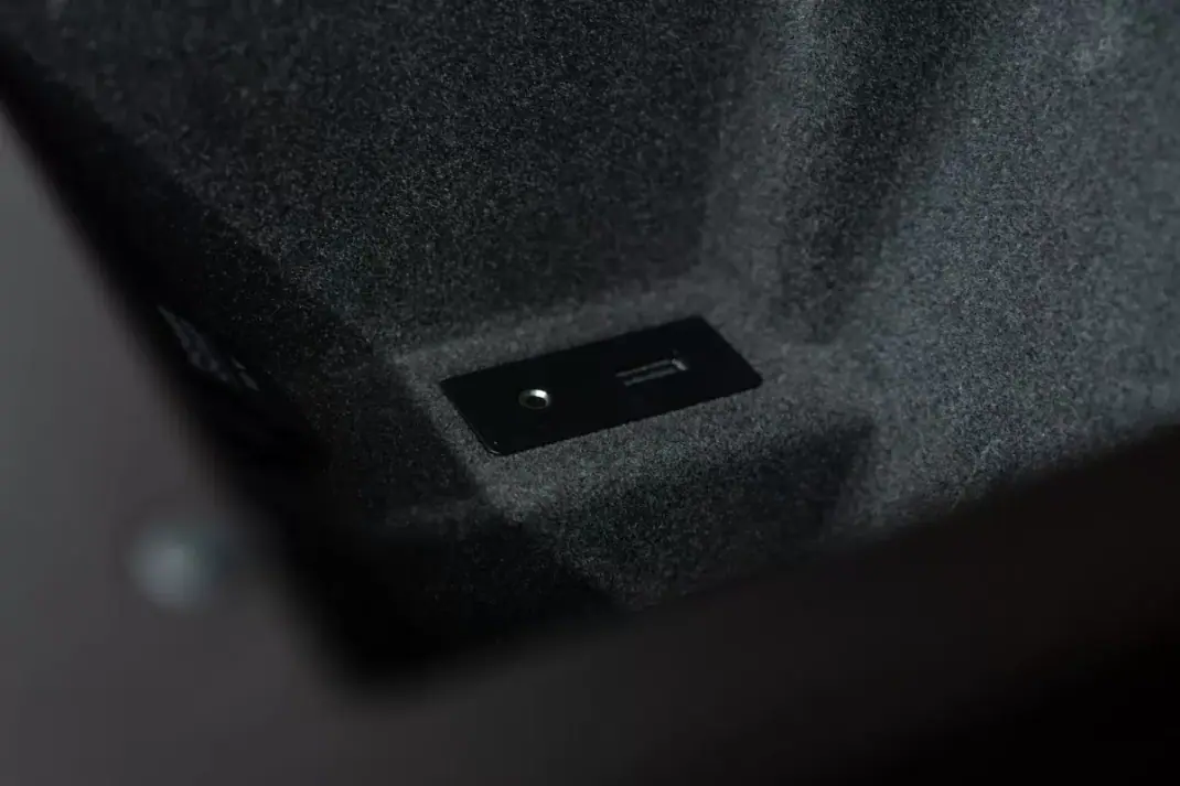 Porsche Macan 2016 - 49950 EUR, 131000 km - AUTO.MOTO.pt - 131000km - foto 50 de 53