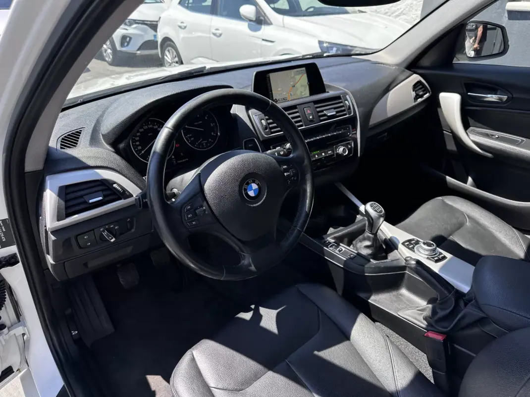BMW 116 2015 - 14500 EUR, 200000 km - AUTO.MOTO.pt - 200000km - foto 17 de 50