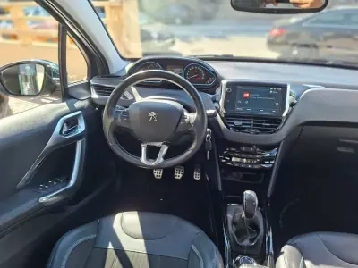 Peugeot 2008 2017 - 10000 EUR, 178323 km - 178323km - foto 27 de 37