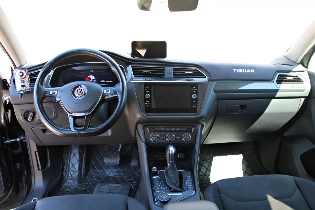 Volkswagen Tiguan Allspace 2018 - 26990 EUR, 120612 km - 120612km - foto 12 de 30