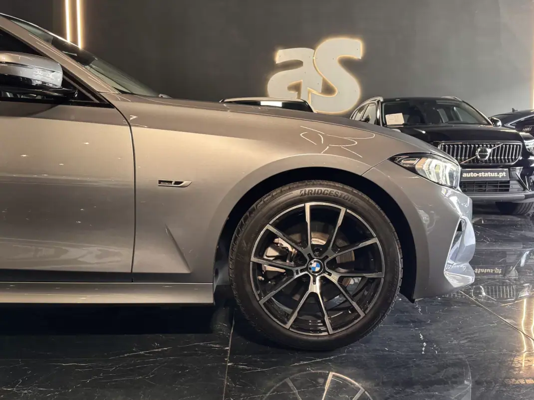 BMW 320 2023 - 31990 EUR, 75900 km - AUTO.MOTO.pt - 75900km - foto 5 de 36