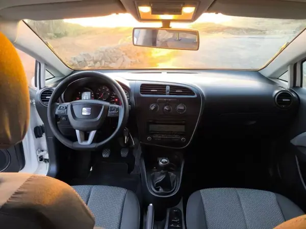 SEAT Leon 2012 - 8965 EUR, 168000 km - AUTO.MOTO.pt - 168000km - foto 9 de 12
