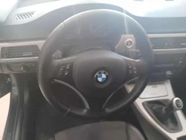 BMW 318 2008 - 9390 EUR, 172104 km - 172104km - foto 13 de 37