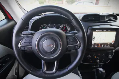 Jeep Renegade 2018 - 14990 EUR, 116000 km - AUTO.MOTO.pt - 116000km - foto 18 de 36