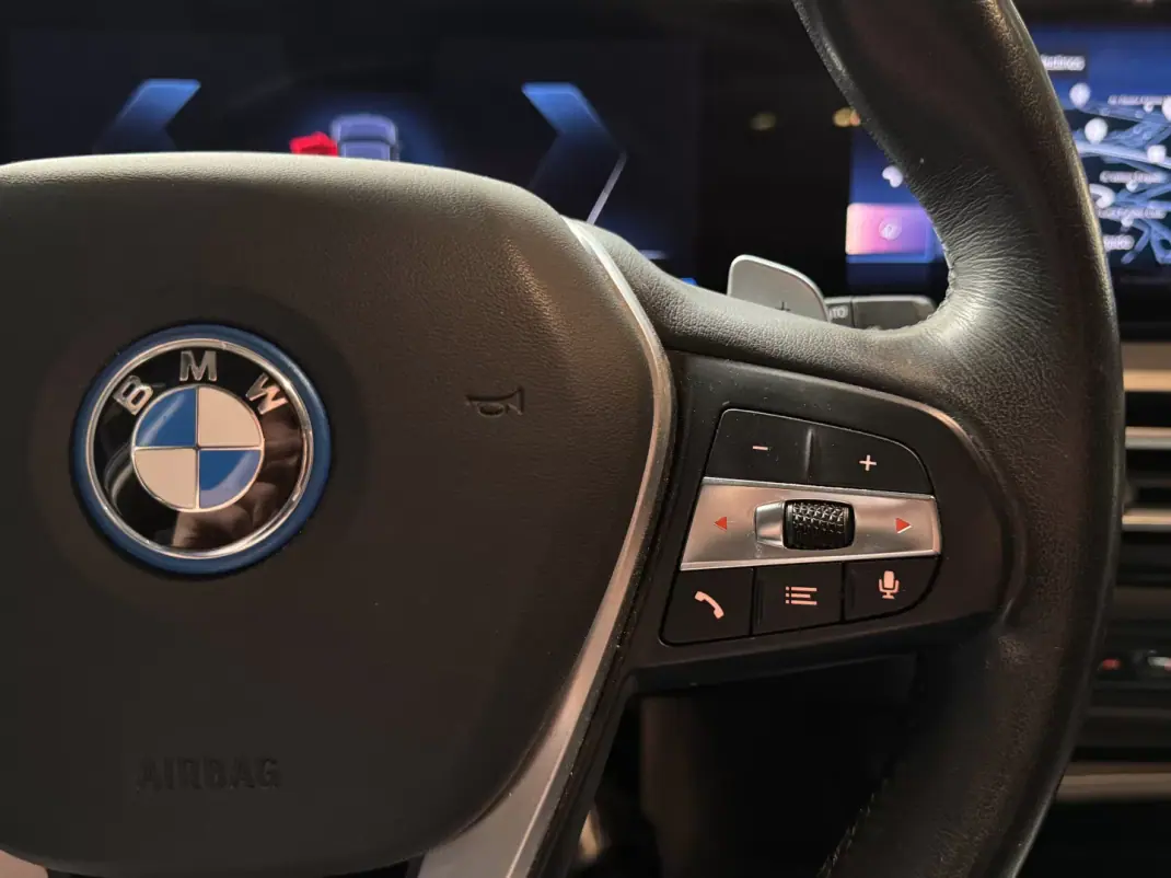 BMW 320 2023 - 31990 EUR, 75900 km - AUTO.MOTO.pt - 75900km - foto 23 de 36