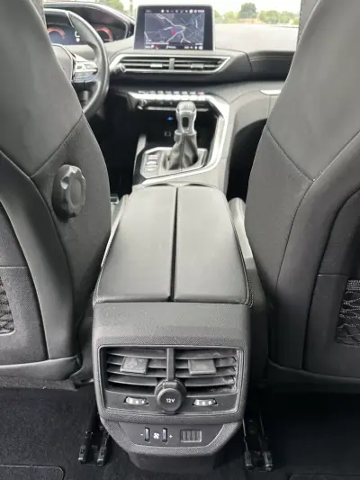 Peugeot 5008 2019 - 15900 EUR, 180000 km - 180000km - foto 63 de 70