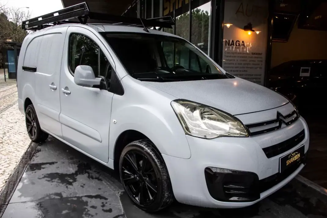 Citroën BERLINGO VAN XL 1.5 BLUE HDI 3 LUGARES 2018 - 13750 EUR, 221395 km - AUTO.MOTO.pt - 221395km - foto 6 de 35