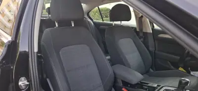 Volkswagen Passat 2018 - 19990 EUR, 135000 km - AUTO.MOTO.pt - 135000km - foto 7 de 11