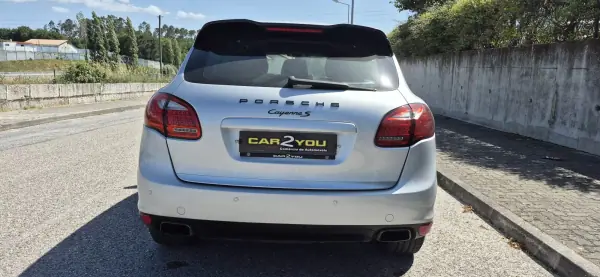 Porsche Cayenne 2010 - 25000 EUR, 254000 km - AUTO.MOTO.pt - 254000km - foto 30 de 31