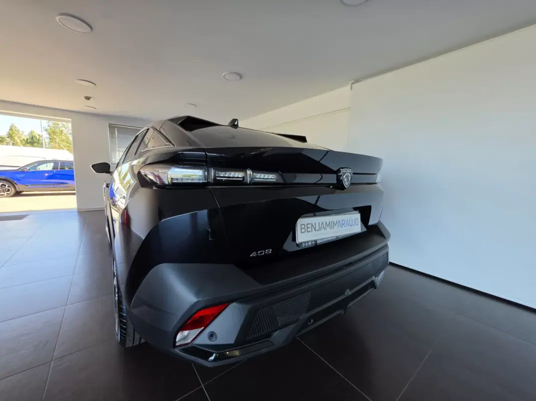 Peugeot 408 2025 - 31750 EUR, 14642 km - 14642km - foto 5 de 13