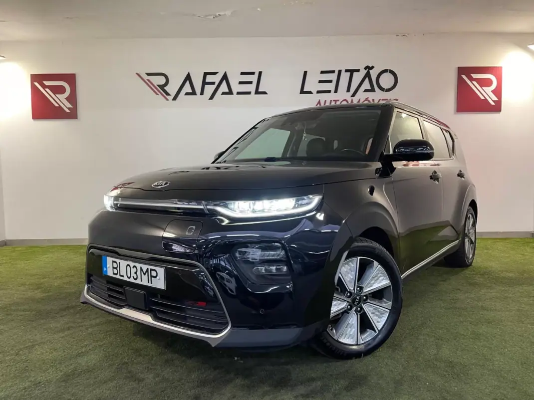 Kia e-Soul 2020 - 19750 EUR, 79000 km - AUTO.MOTO.pt - 79000km - foto 1 de 38