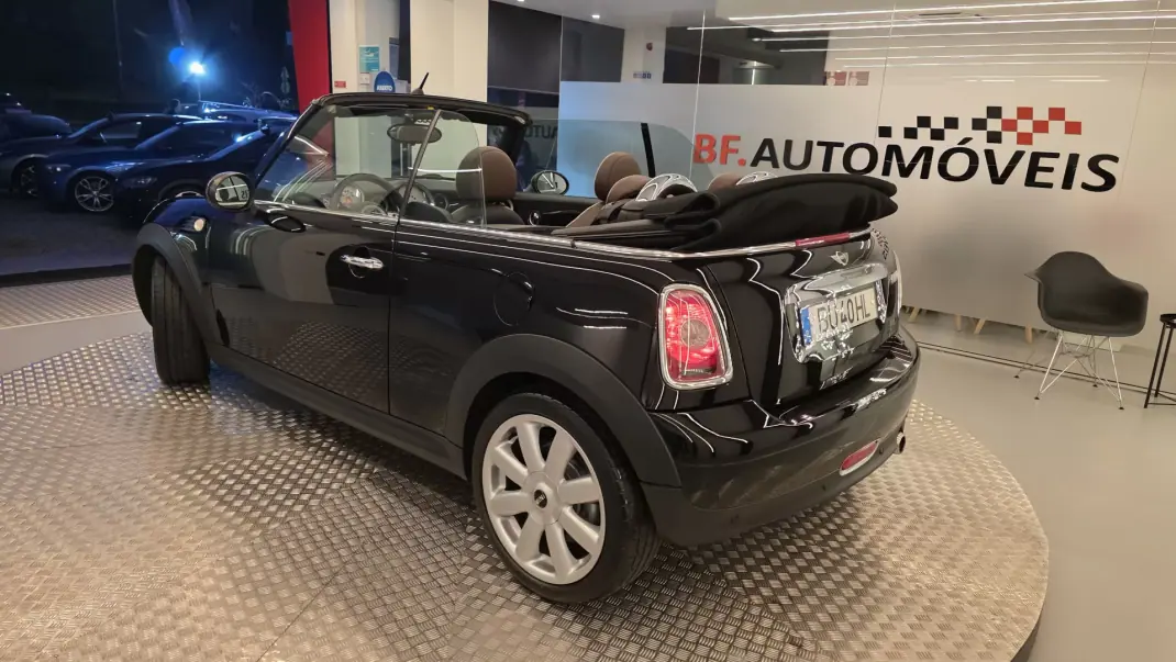 MINI Cooper 2010 - 9900 EUR, 144067 km - AUTO.MOTO.pt - 144067km - foto 18 de 56