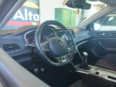 Renault Mégane 2021 - 19900 EUR, 72500 km - AUTO.MOTO.pt - 72500km - foto 10 de 25