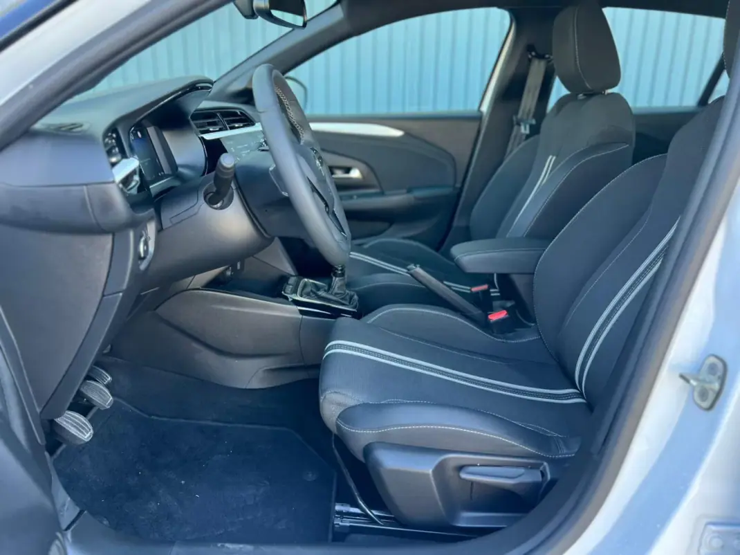 Opel Corsa 2025 - 17900 EUR, 26154 km - AUTO.MOTO.pt - 26154km - foto 10 de 19