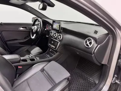 Mercedes-Benz A 180 2016 - 14950 EUR, 142000 km - AUTO.MOTO.pt - 142000km - foto 49 de 54