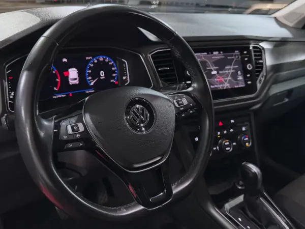 Volkswagen T-Roc 2019 - 21900 EUR, 134194 km - AUTO.MOTO.pt - 134194km - foto 13 de 27