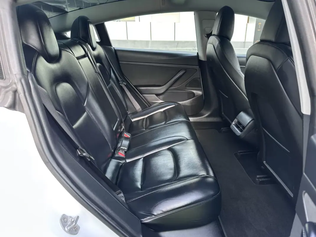 Tesla Model 3 2019 - 15500 EUR, 333000 km - AUTO.MOTO.pt - 333000km - foto 31 de 62